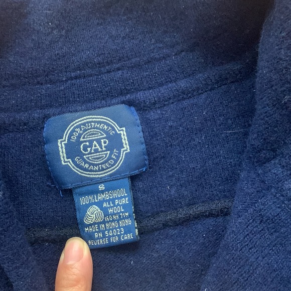 Vintage 1980s  Gap 100% Lambs Wool Navy Sweater with Front Chest Pocket Size S - Picture 2 of 3